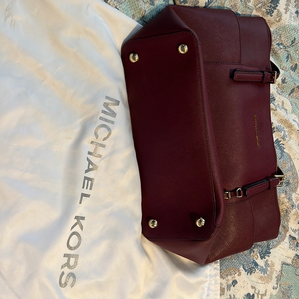 Michael Kors Purse, original ( Burgundy)
